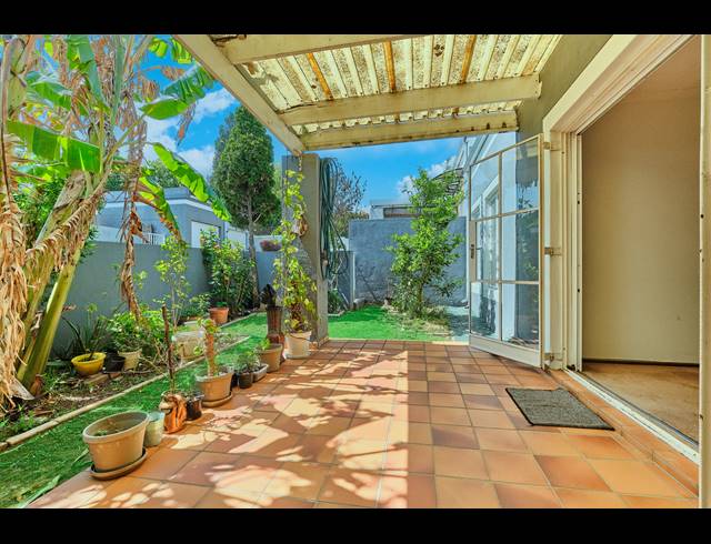 2 BEDROOM SIMPLEX FOR SALE IN PRESIDENT RIDGE